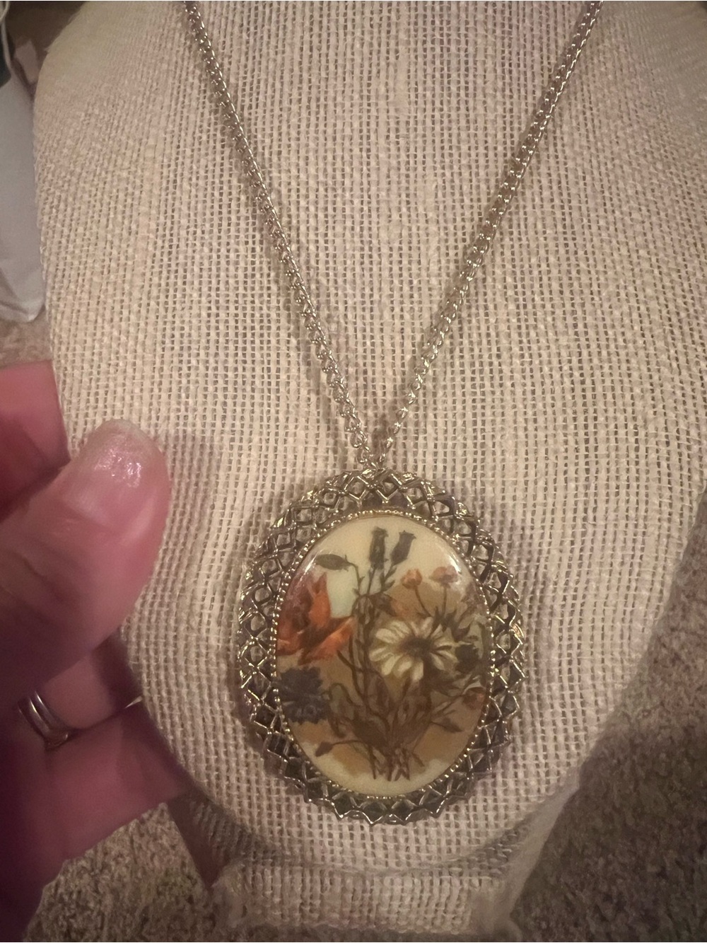 Vintage Gold Tone Dual Flower Necklace & Pin, good condition